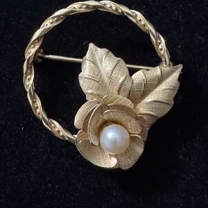 De Curtis Gold Filled Floral Brooch with Pearl Accent